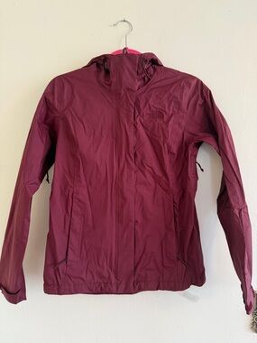 The North Face Women's Hooded Ski Jacket - Burgundy